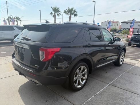 Used 2020 Ford Explorer Platinum w/ Premium Technology Package AWD/4WD image 6