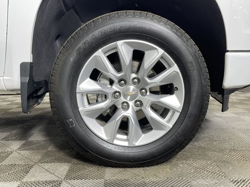 Used 2024 Chevrolet Silverado 1500 Custom image 8