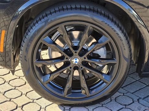 Used 2022 BMW X4 xDrive30i w/ M Sport Package image 11
