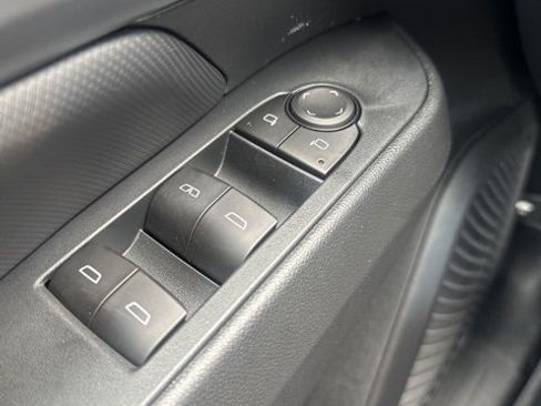 New 2025 Chevrolet Equinox EV RS w/ Convenience Package II image 19