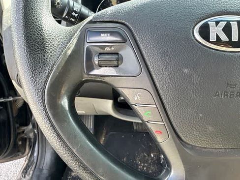 Used 2016 Kia Forte LX FWD image 12