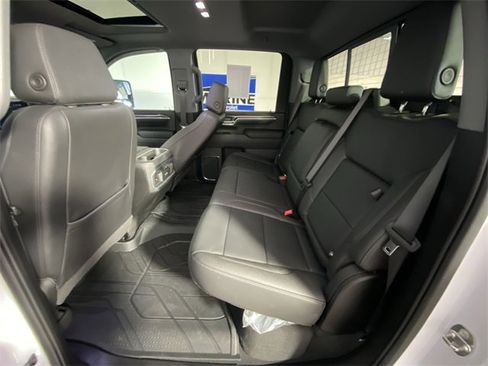 Certified 2024 Chevrolet Silverado 2500 LTZ w/ LTZ Convenience Package image 32