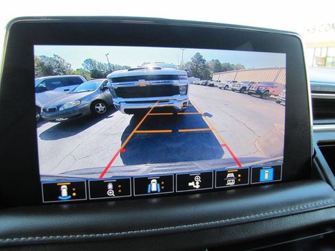 Used 2021 Chevrolet Suburban Z71 w/ Z71 Off-Road Package image 45