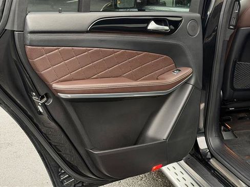 Used 2016 Mercedes-Benz GL 550 4MATIC image 44