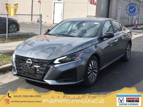 Used 2025 Nissan Altima 2.5 SV image 1