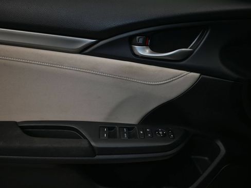 Used 2018 Honda Civic EX image 19