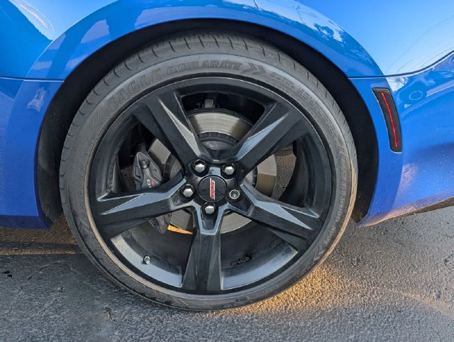 Used 2016 Chevrolet Camaro SS RWD image 19