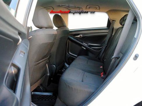 Used 2010 Toyota Matrix image 7