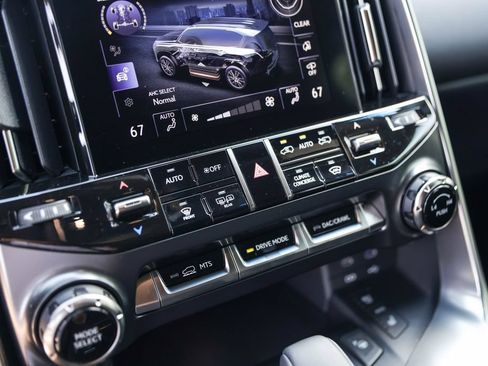 Used 2026 Lexus LX 700h Luxury w/ Appearance Package AWD/4WD image 18