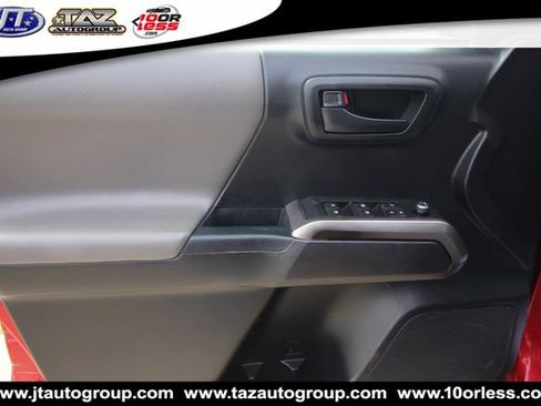 Used 2018 Toyota Tacoma SR5 RWD image 12