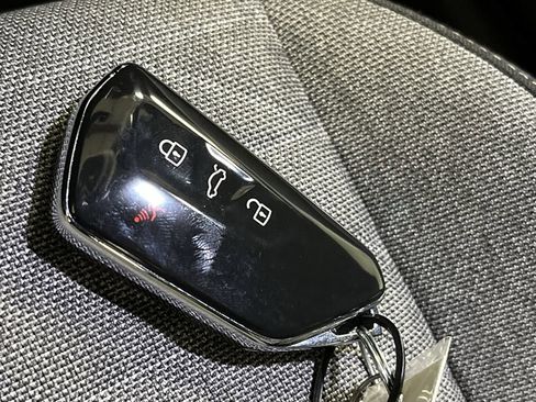 Used 2025 Volkswagen Tiguan S image 25