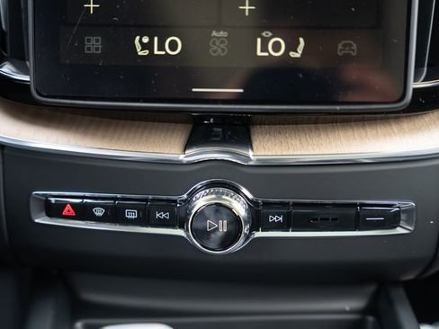 New 2026 Volvo XC60 B5 Plus w/ Protection Package Premier image 24