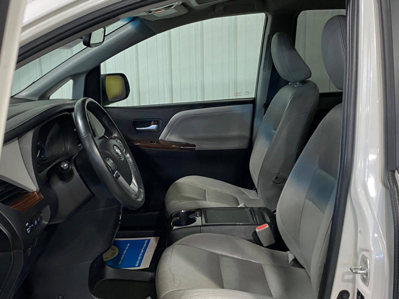 Used 2015 Toyota Sienna Limited Premium AWD/4WD image 12