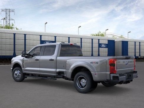 Used 2025 Ford F350 XLT AWD/4WD image 4