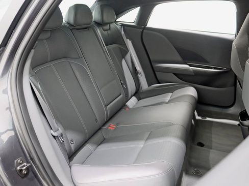 Used 2022 Lucid Air Grand Touring image 33