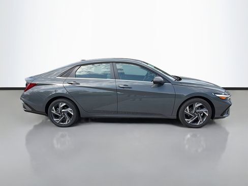 New 2026 Hyundai Elantra Limited image 2