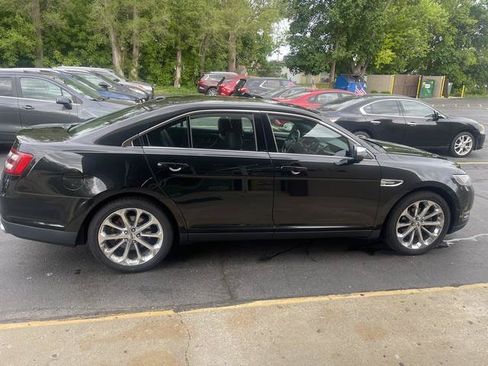 Used 2015 Ford Taurus Limited w/ Equipment Group 301A AWD/4WD image 4
