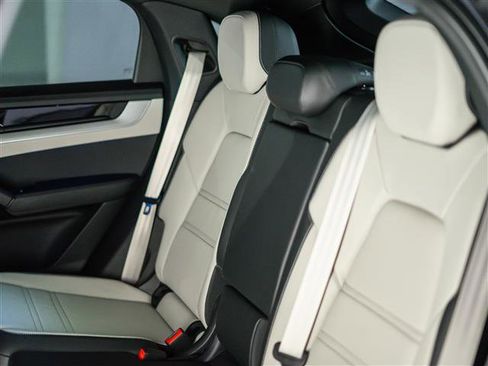 Certified 2026 Porsche Cayenne Coupe AWD/4WD image 29