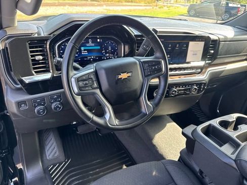 Used 2023 Chevrolet Silverado 1500 LT AWD/4WD image 14