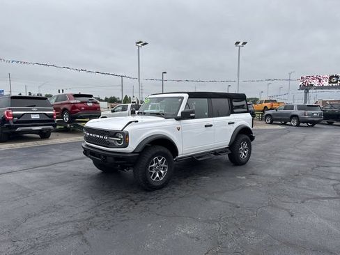 Used 2024 Ford Bronco Badlands AWD/4WD image 2