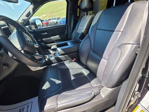 Used 2023 Toyota Tundra Platinum w/ Advanced Package AWD/4WD image 13