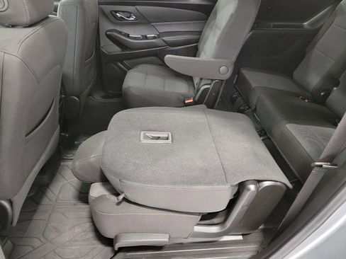 Used 2023 Chevrolet Traverse LT w/ LPO, Floor Liner Package image 23