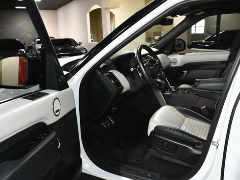 Used 2021 Land Rover Discovery HSE R-Dynamic AWD/4WD image 45