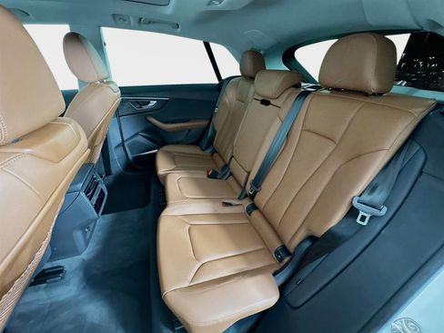 Used 2022 Audi Q8 Premium Plus image 25