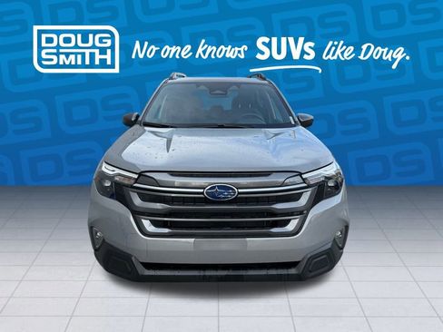 Used 2025 Subaru Forester Premium image 5