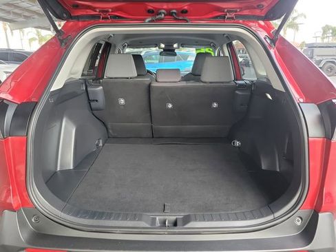 Used 2025 Toyota RAV4 XLE FWD image 29