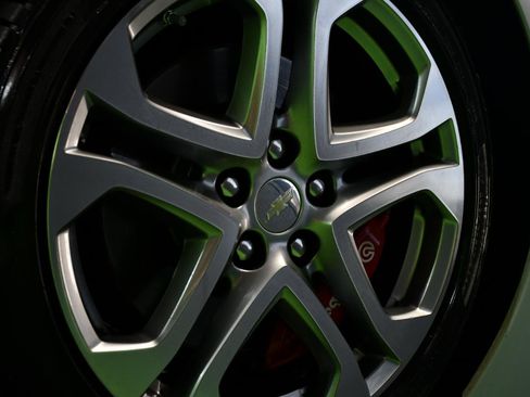Used 2016 Chevrolet SS RWD image 3