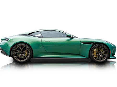 Used 2025 Aston Martin DB12 Coupe image 2