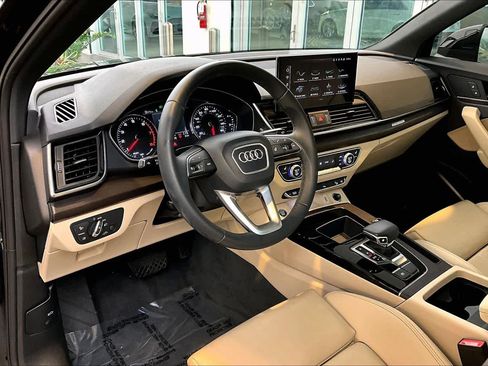 Used 2023 Audi Q5 2.0T Premium w/ Convenience Package image 18