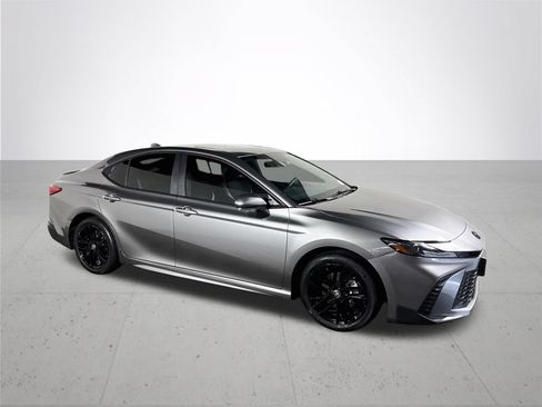 Used 2025 Toyota Camry SE w/ Convenience Package AWD/4WD image 4