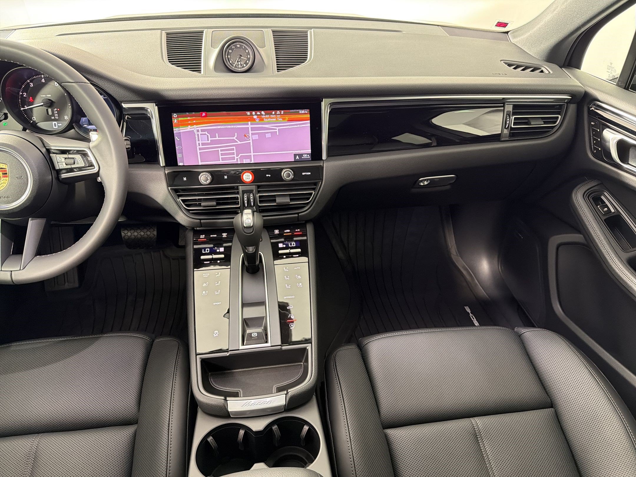 Used 2026 Porsche Macan AWD/4WD image 28