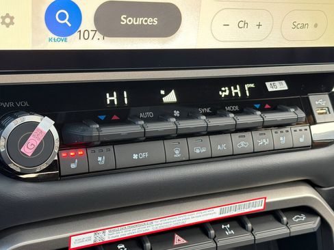 New 2026 Toyota Tundra Platinum w/ TRD Off-Road Package image 17