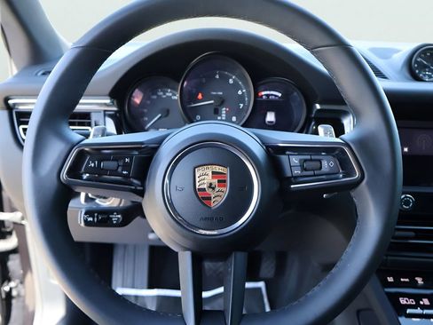 Certified 2025 Porsche Macan AWD/4WD image 28