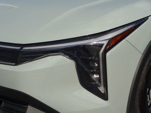 Used 2025 Kia K4 FWD image 16