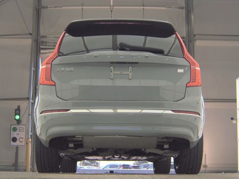 Certified 2024 Volvo XC90 T8 Plus w/ Protection Package Premier AWD/4WD image 9