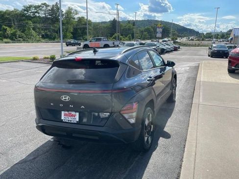 Used 2024 Hyundai Kona SEL AWD/4WD image 3