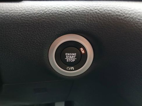 Used 2026 Chrysler Pacifica Select FWD image 23