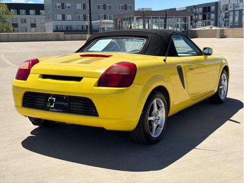 Used 2001 Toyota MR2 image 8