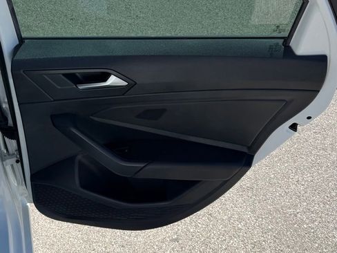 Used 2019 Volkswagen Jetta SEL Premium FWD image 18