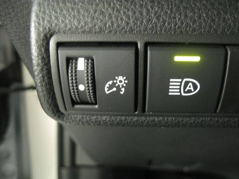 Used 2025 Toyota Corolla LE image 18