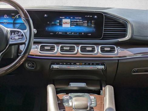 Used 2022 Mercedes-Benz GLS 450 4MATIC image 16