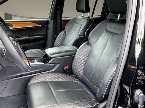 Used 2022 Jeep Grand Cherokee Summit AWD/4WD image 19