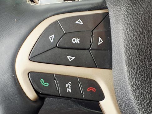 Used 2017 Jeep Grand Cherokee Limited AWD/4WD image 18