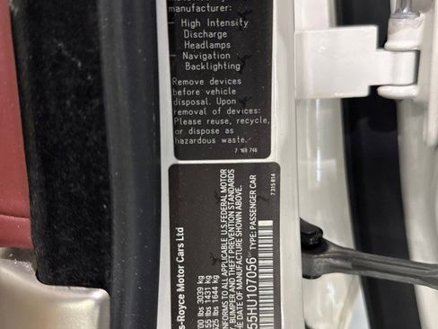 Used 2017 Rolls-Royce Dawn image 91