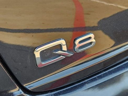 Used 2020 Audi Q8 Prestige image 9