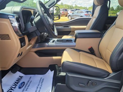 New 2025 Ford F250 Lariat w/ Chrome Package image 5